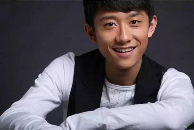 张一山娱乐圈吃瓜事件,揭秘吃瓜背后的真相